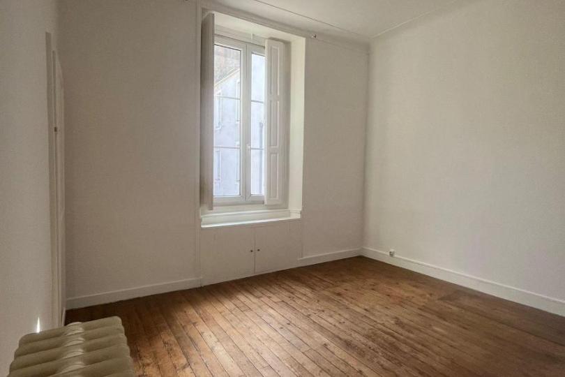 Photo n°2 - Louer un appartement 4 pièces<br/> de 87 m² à Nantes (44000)