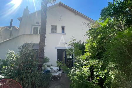 Maison T6 en vente à Nantes Rond-Point De Rennes (AGS4167)